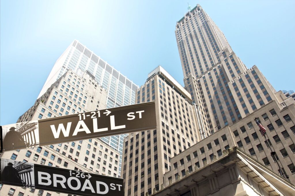 Stocks Rebound as Crude Prices Fall and Bond Yields Stabilize